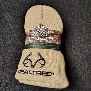 Realtree Men's Tan Beanie & 3Pk Black Crew Socks Combo Size 10-13 Set NWT